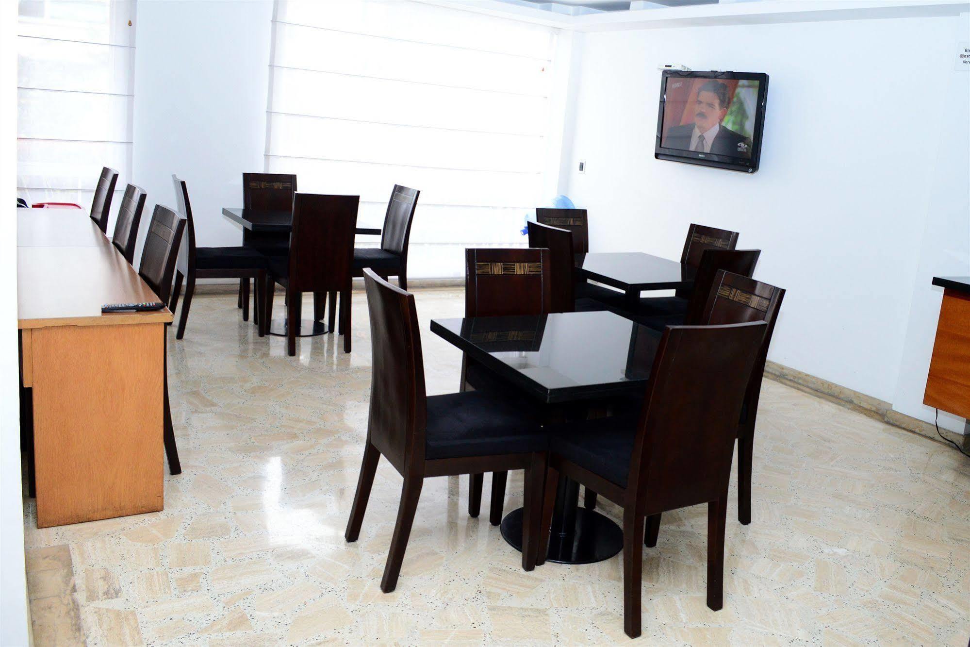Prisma Suites Chico 94 Богота Екстериор снимка